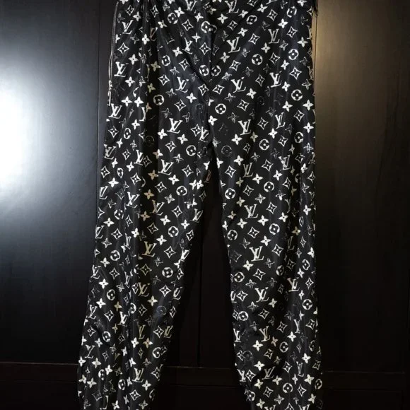 Louis Vuitton Stencil-Effect Monogram Joggers | Size US8, FR38 - Picture 12 of 16